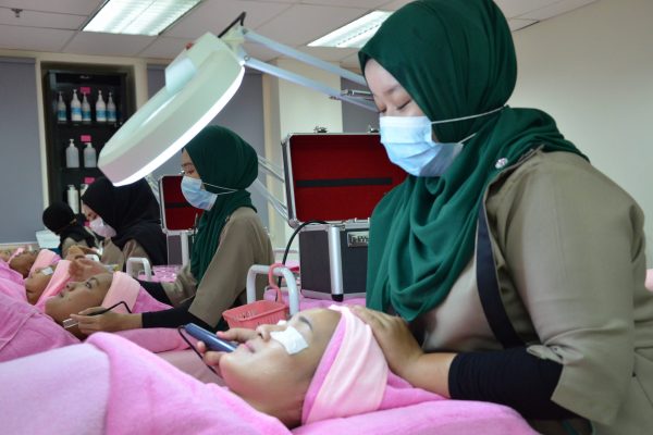 KECANTIKAN